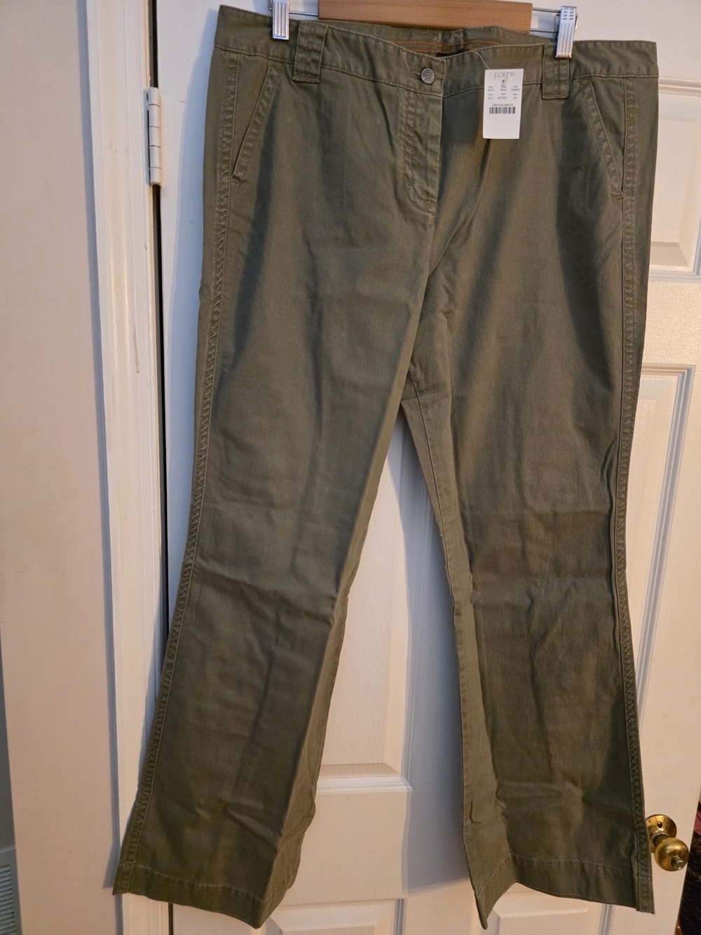 J. Crew Women’s Olive Summer-weight Boot-Cut Chino Pants.  Sz 16. NWT. $39